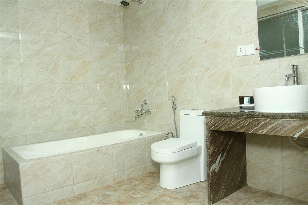 Hotel Woodland Katmandu Dış mekan fotoğraf