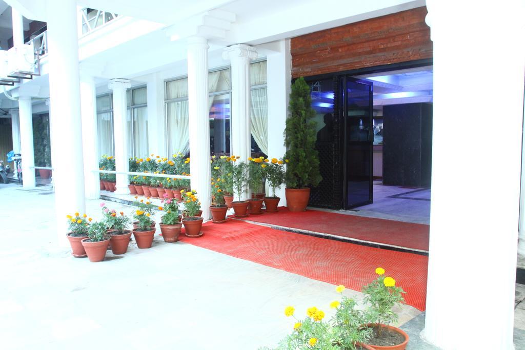 Hotel Woodland Katmandu Dış mekan fotoğraf