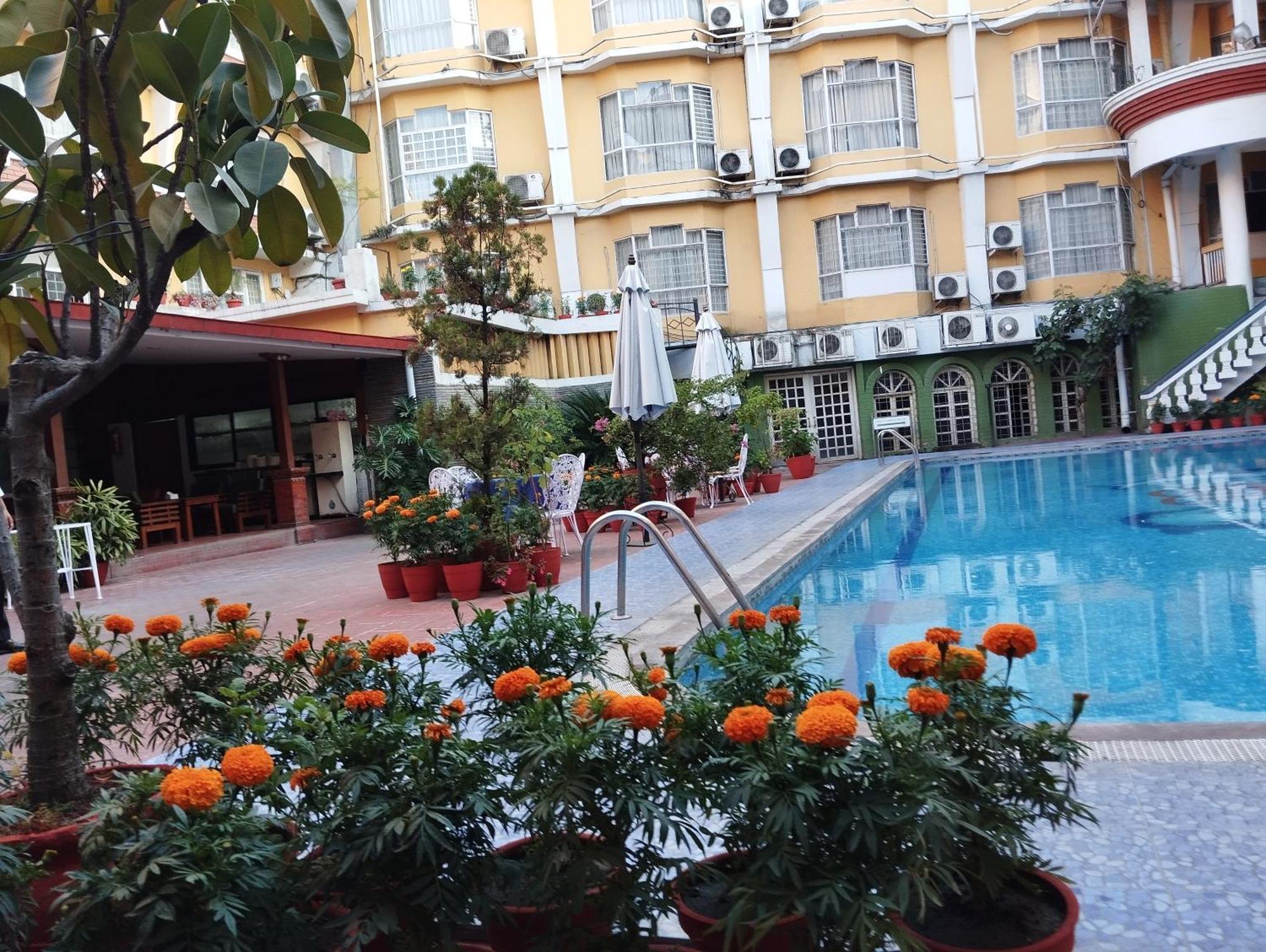Hotel Woodland Katmandu Dış mekan fotoğraf