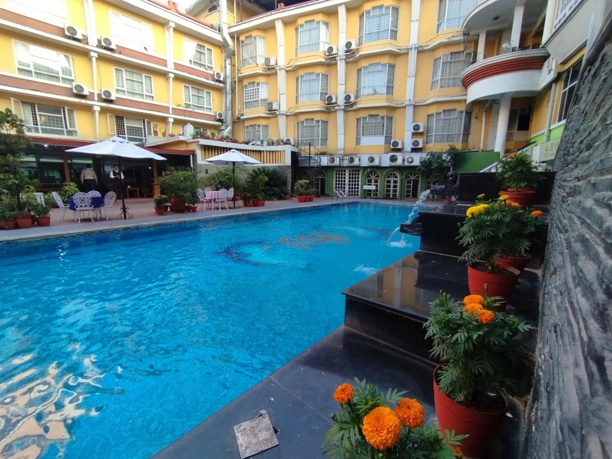 Hotel Woodland Katmandu Dış mekan fotoğraf
