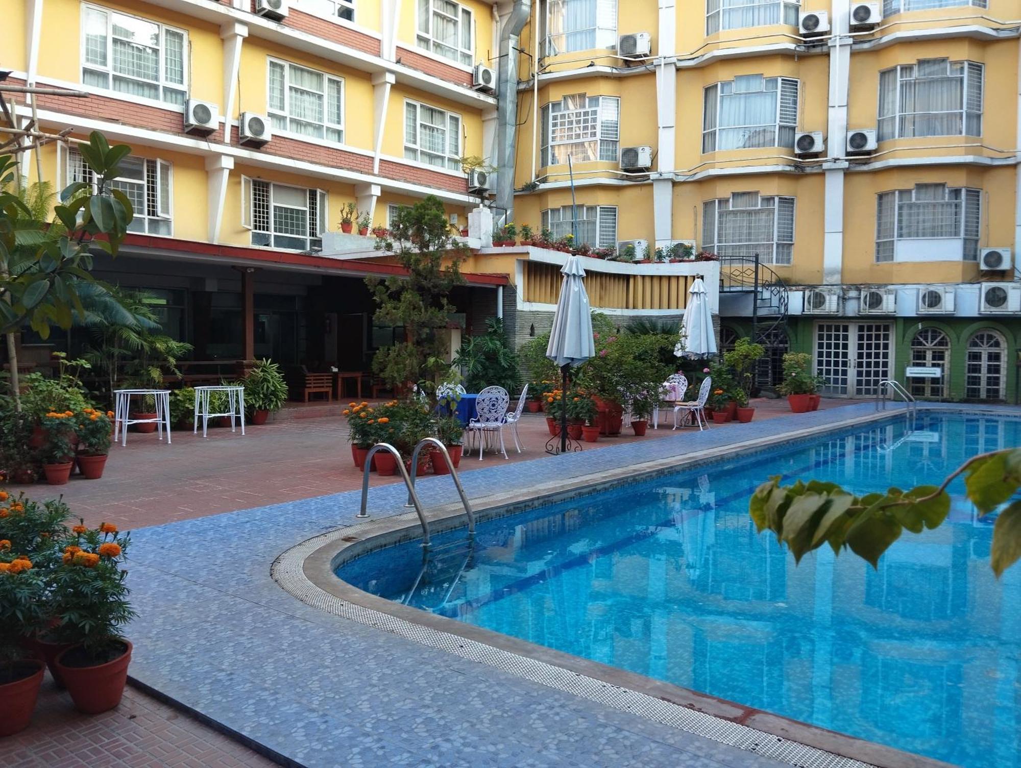 Hotel Woodland Katmandu Dış mekan fotoğraf