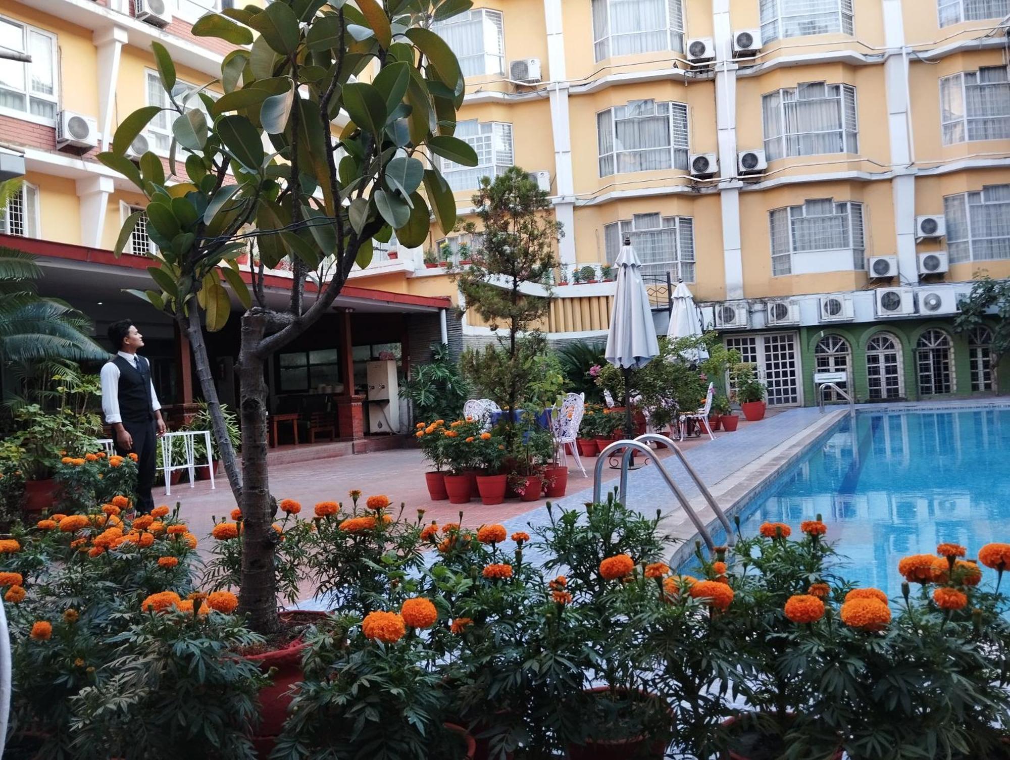 Hotel Woodland Katmandu Dış mekan fotoğraf