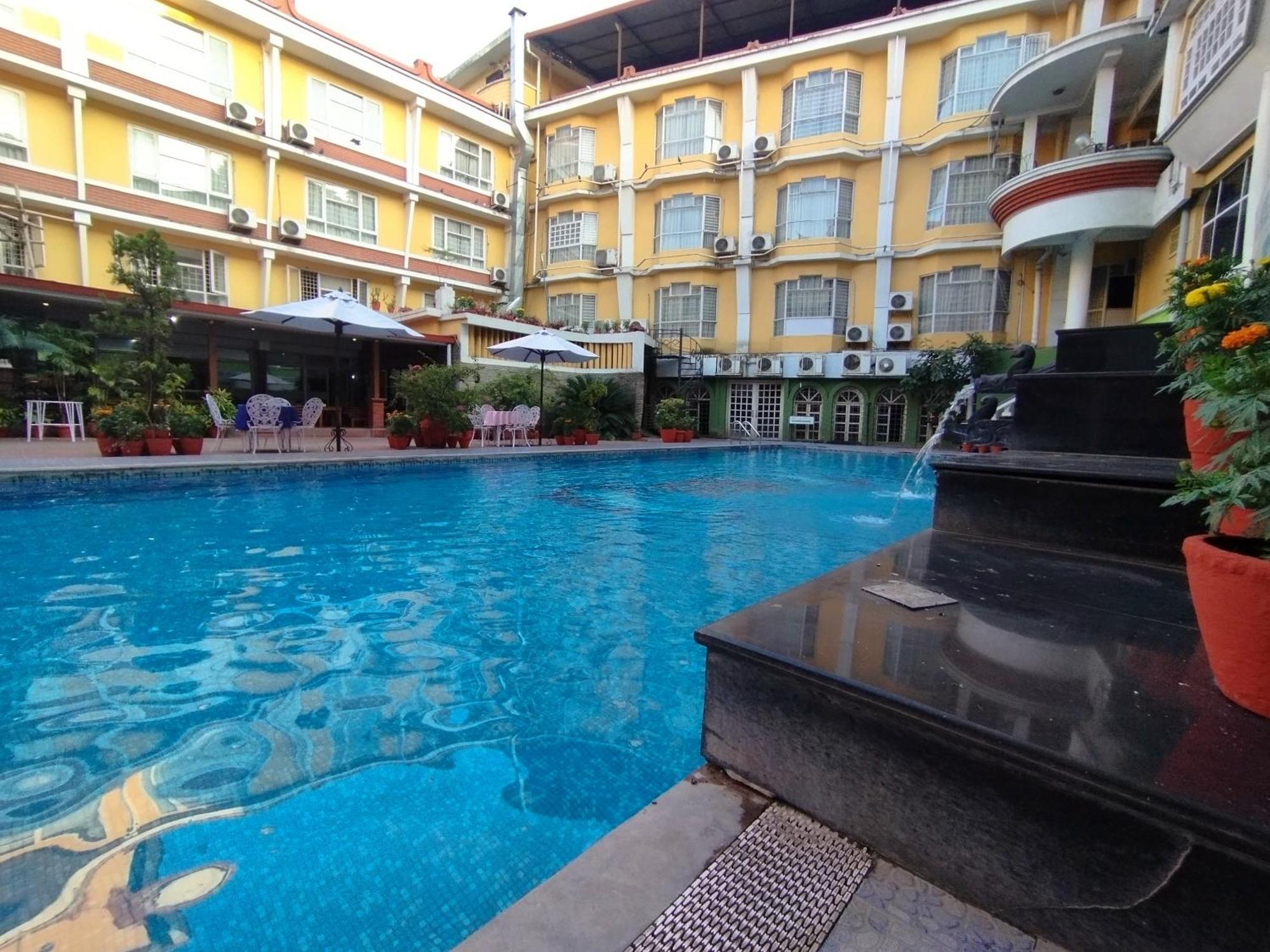 Hotel Woodland Katmandu Dış mekan fotoğraf