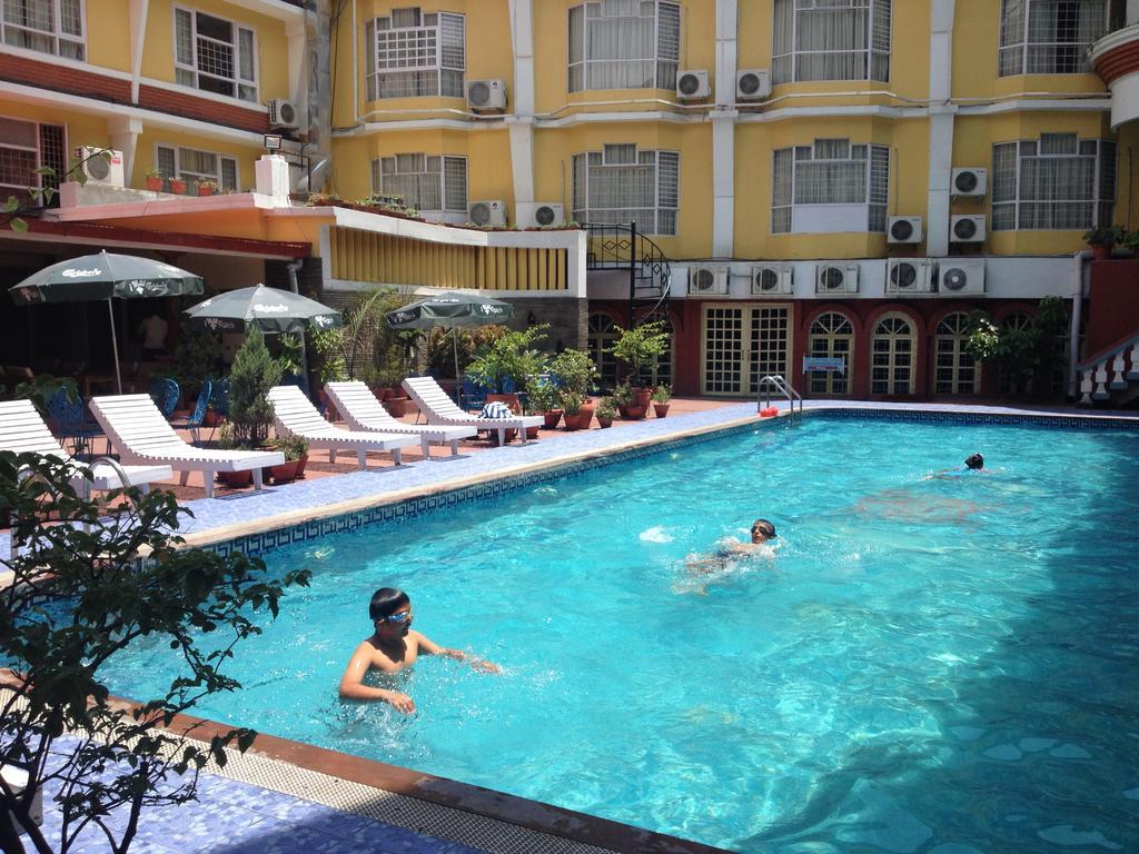 Hotel Woodland Katmandu Dış mekan fotoğraf