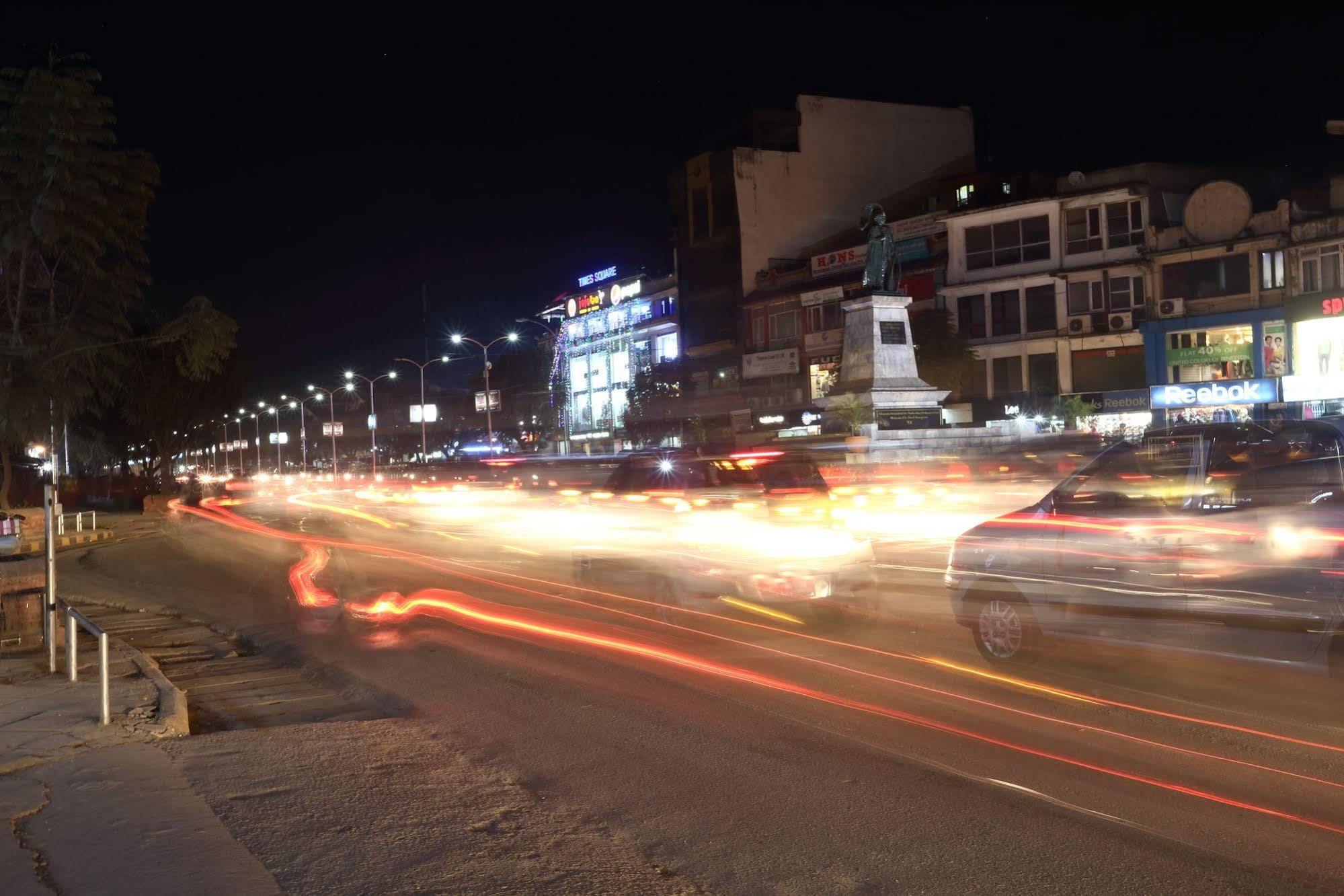 Hotel Woodland Katmandu Dış mekan fotoğraf