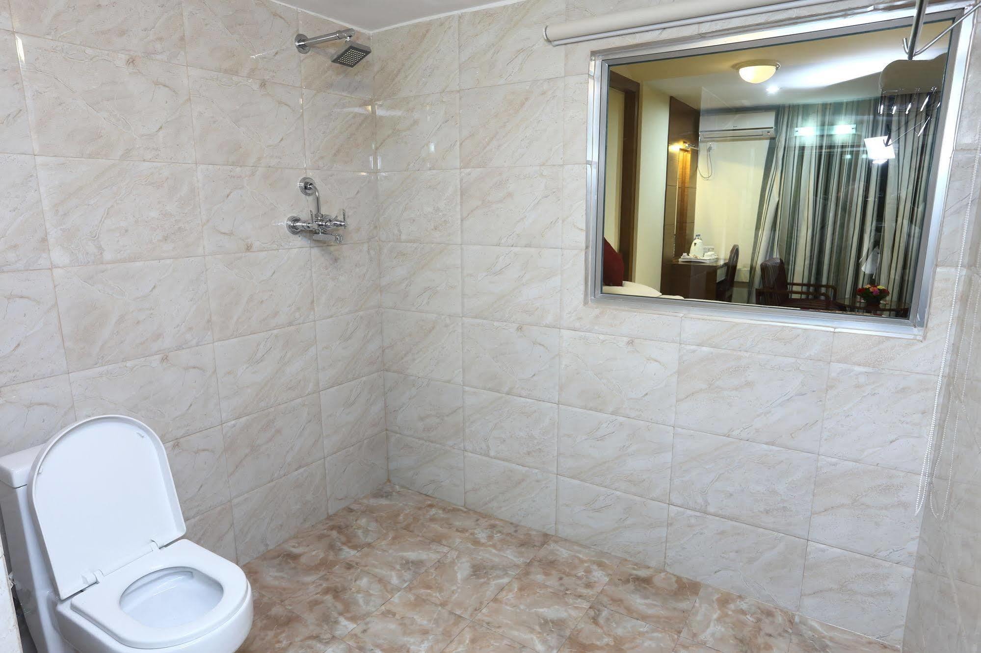 Hotel Woodland Katmandu Dış mekan fotoğraf