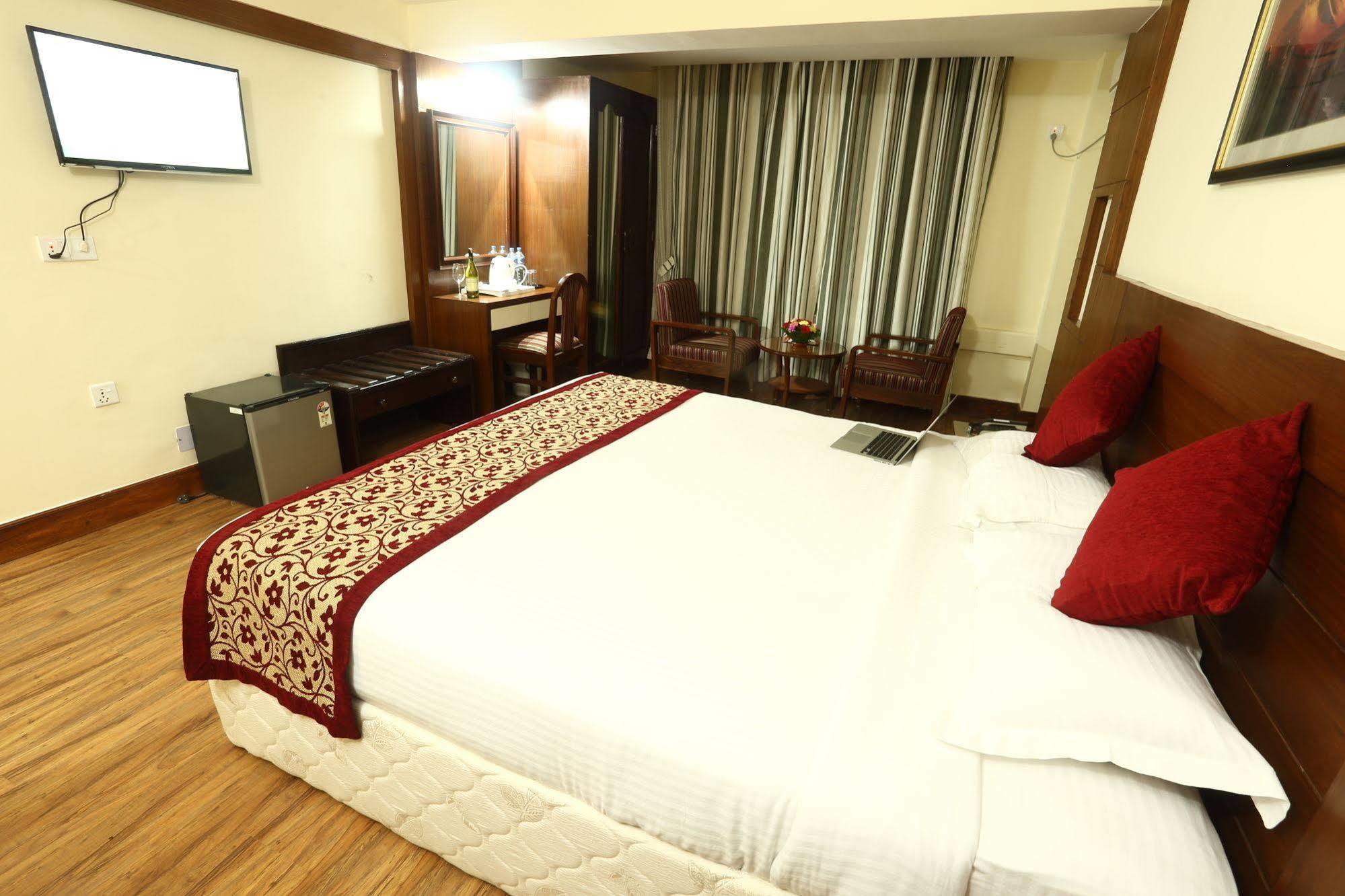 Hotel Woodland Katmandu Dış mekan fotoğraf