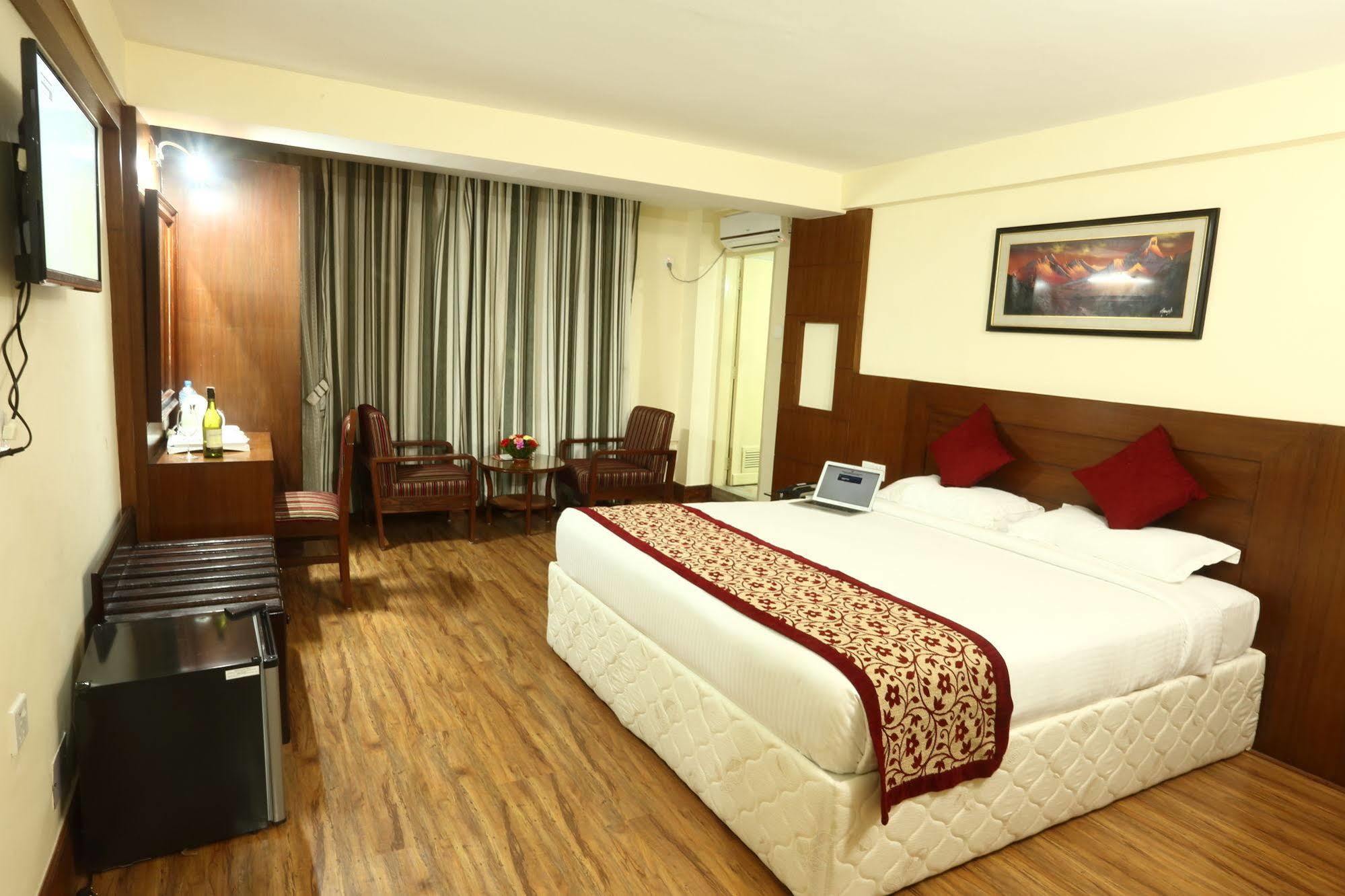 Hotel Woodland Katmandu Dış mekan fotoğraf