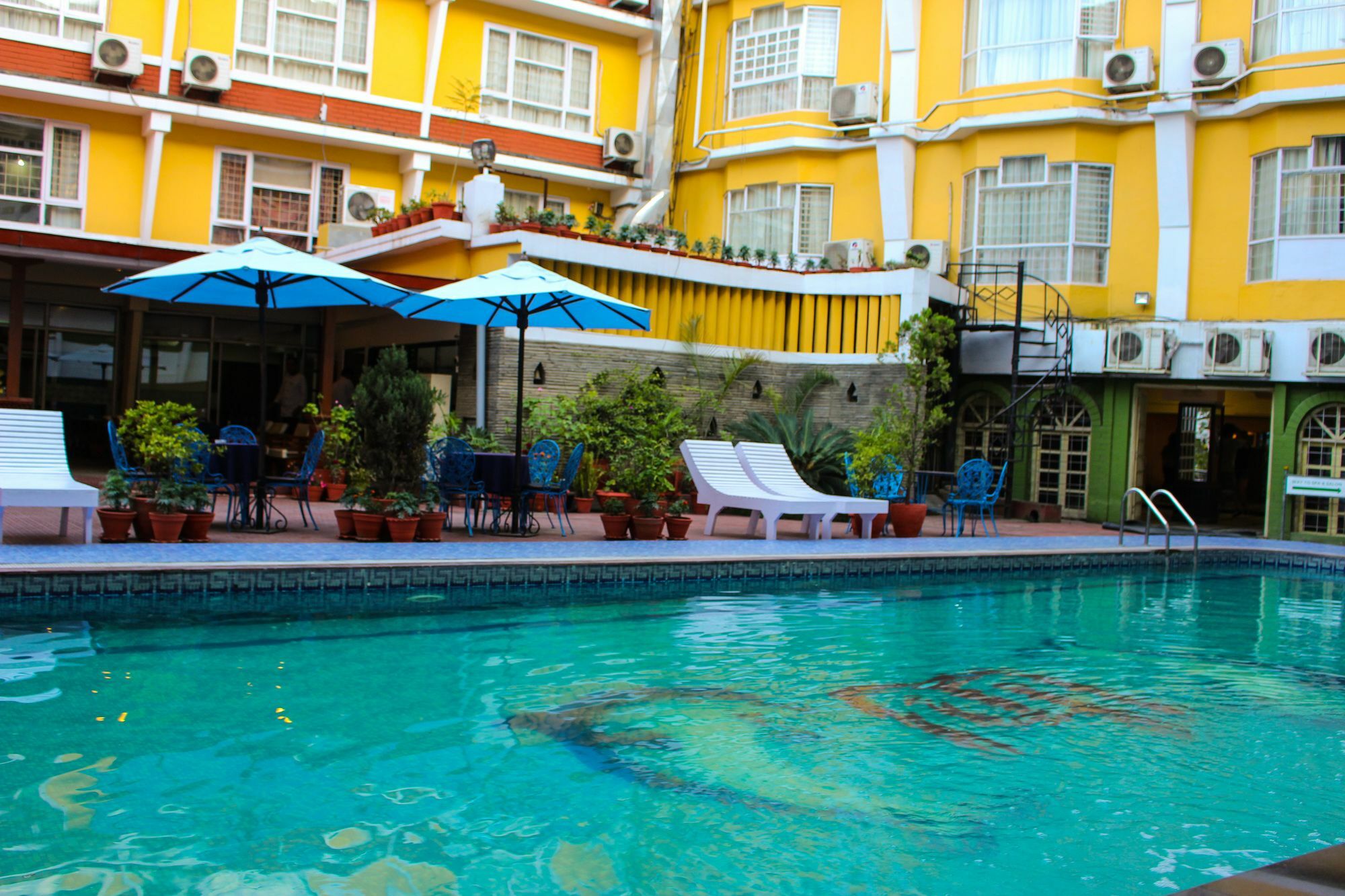 Hotel Woodland Katmandu Dış mekan fotoğraf